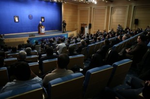 از رسانه ها خواهش می کنم لحن ها را دوستانه و برادرانه کنند