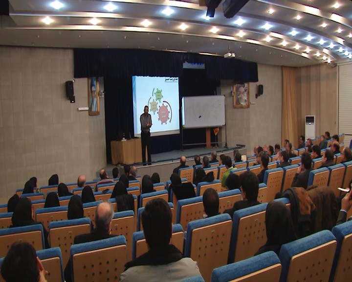 دوره مدیریت سبز ادارات همدان