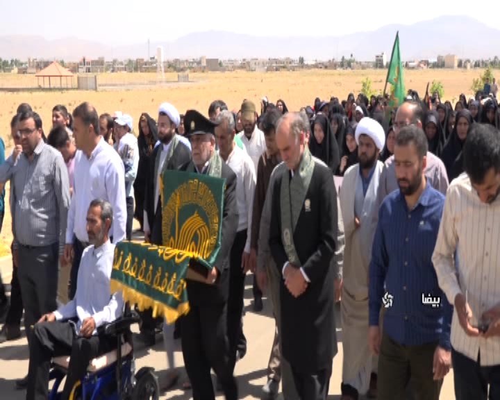 استقبال گرم مردم بیضا از خدام بارگاه ملکوتی علی بن موسی الرضا (ع) استقبال گرم مردم بیضا از خدام بارگاه ملکوتی علی بن موسی الرضا (ع)