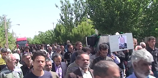 تشییع پیکر پدر شهید حسینی در نیمبلوک