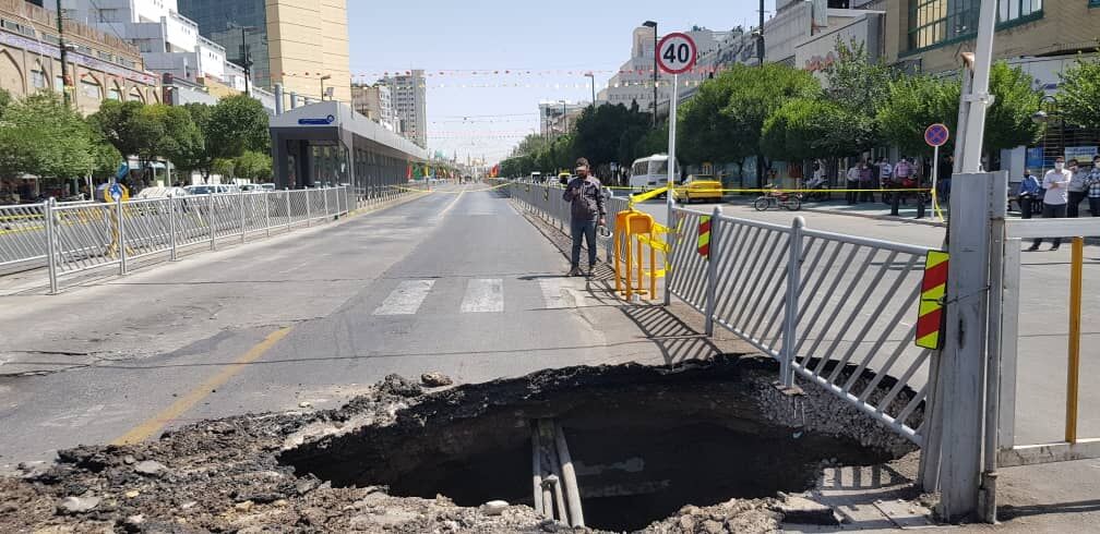 نشست زمین در چهارراه دانش مشهد