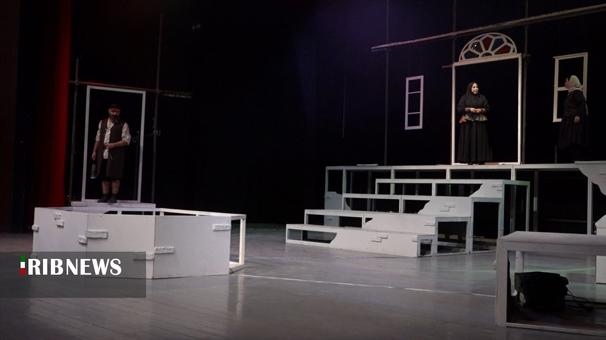 اجرای نمایش «مجلس اضافات یک تیغ» در قم