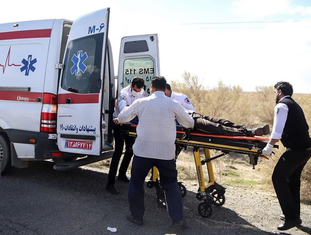 پنج مصدوم در حادثه واژگونی خودرو در محور چناران- قوچان