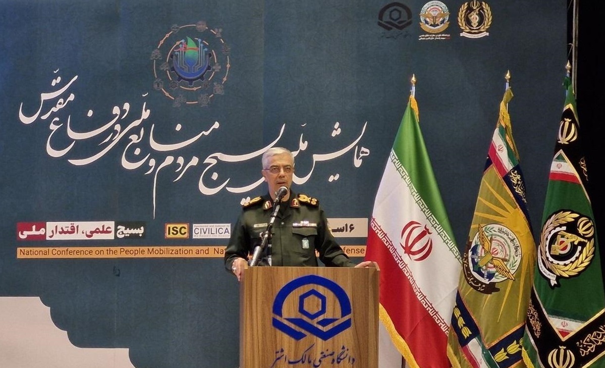 **** سرلشکر باقری: اقتصاد باید به مردم واگذار شود **** سرلشکر باقری: اقتصاد باید به مردم واگذار شود