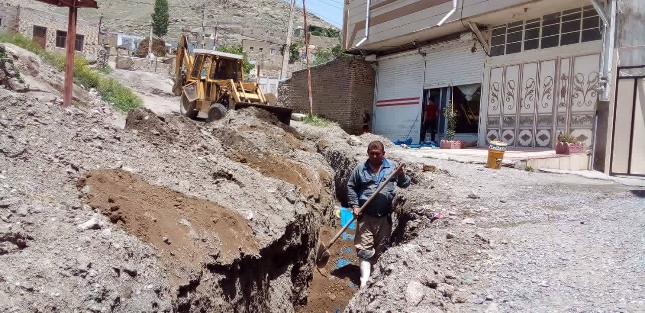 اصلاح ۲۰۰ متر شبکه آبرسانی روستای یزدکان شهرستان خوی