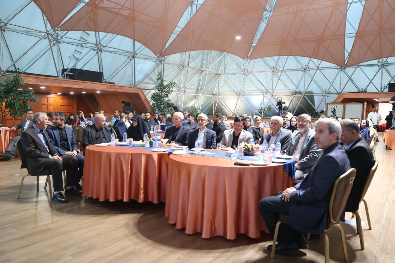 تجلیل از مادران و همسران ورزشکاران پارالمپیکی تجلیل از مادران و همسران ورزشکاران پارالمپیکی