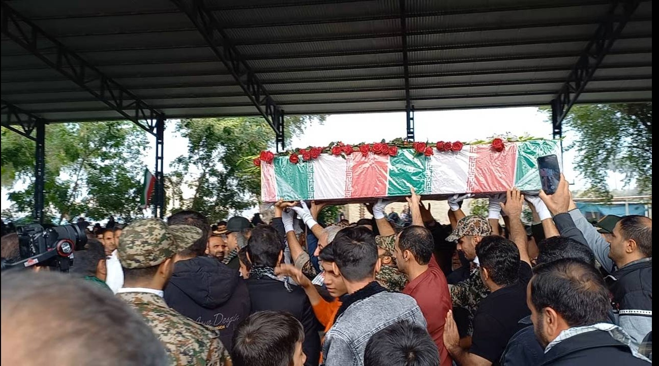 تشییع پیکر مطهر شهید گمنام در شهر شمس آباد دزفول تشییع پیکر مطهر شهید گمنام در شهر شمس آباد دزفول