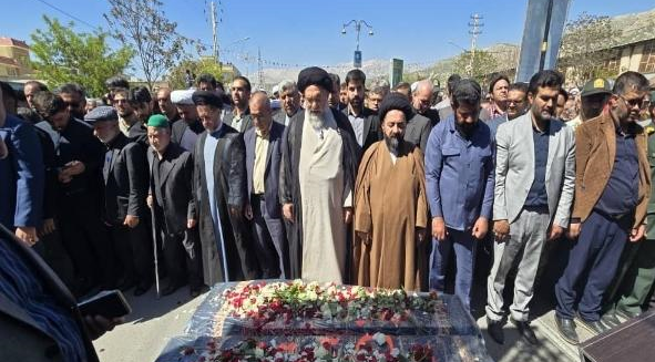 وداع باشکوه مردم کهگیلویه و بویراحمد با پیکر ۲ قاضی عدالتخواه