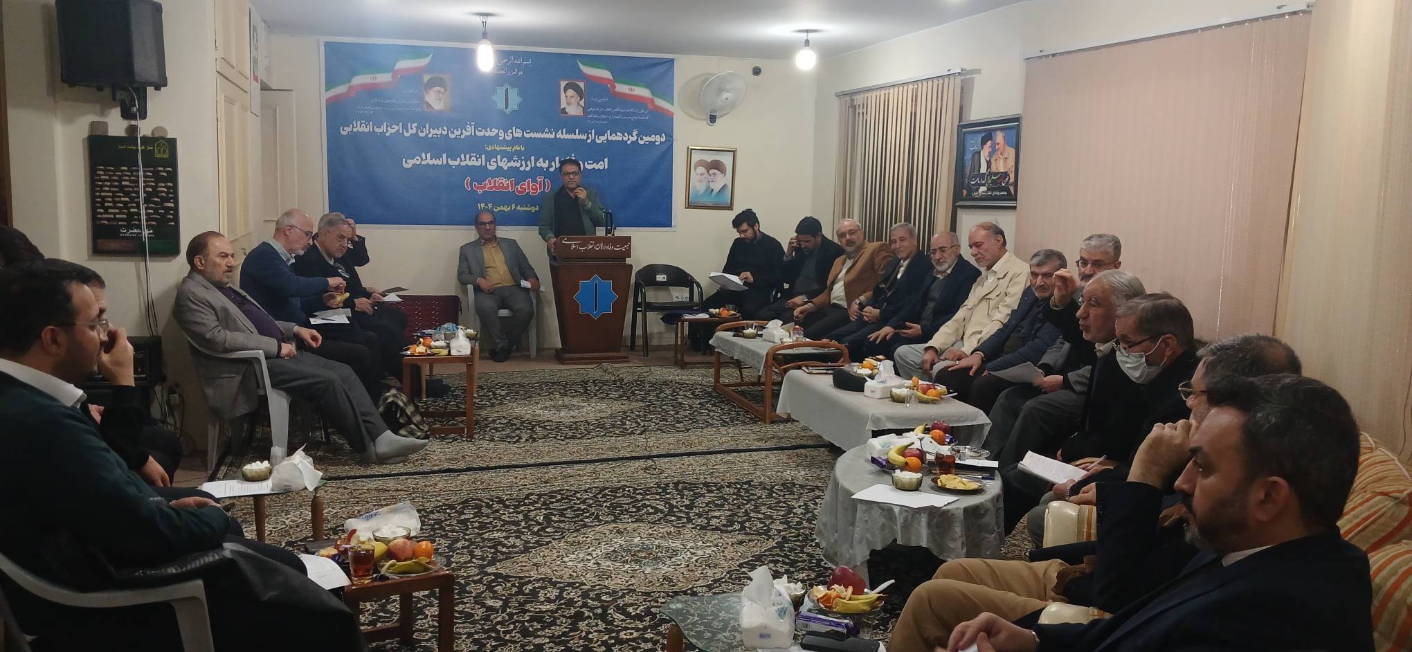 احزاب اصولگرا برای لیست انتخاباتی هیئت داوران تشکیل می‌دهند.