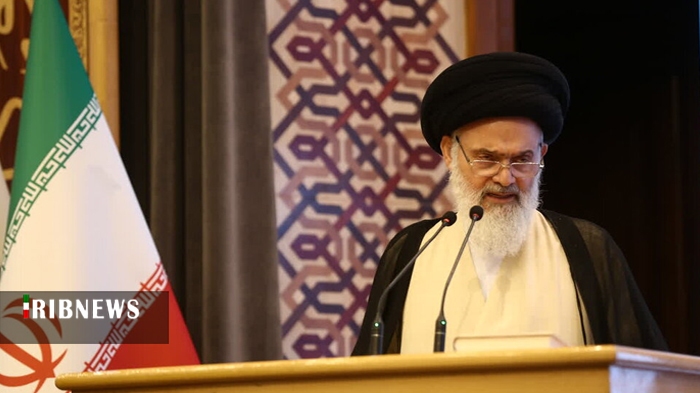 مرحوم آیت الله العظمی حائری یزدی شخصیتی سیاسی بودند