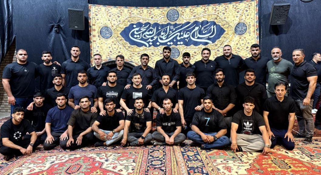 اعضای تیم ملی کشتی فرنگی در مراسم عزاداری شب عاشورا حضور یافتندلینک کوتاه: http://iwf.ir/lnks/۷۹۴۶۸/-.aspxیکشنبه ۱۵ تیر ۱۴۰۴، ۰۴:۱۸اظهار ارادت کشتی گیران به اهل بیت (ع)