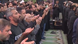 اقامه نماز ظهر عاشورا با حضور گسترده عزاداران در آبادان و خرمشهر