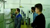 مهارت ایستادن روی پا‌های خودکفایی در ایلام