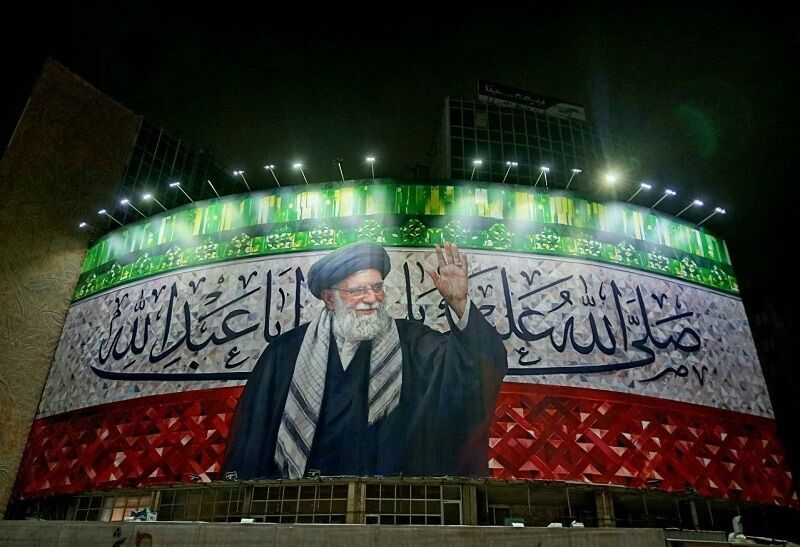 رونمایی از دیوارنگاره جدید میدان ولیعصر