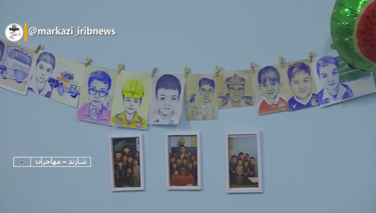 معلم دهه‌هشتادی با قلم نقاشی، رؤیا‌های دانش‌آموزان را جان می‌بخشد