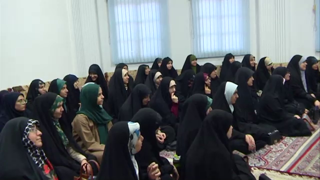 دیدار صمیمانه نماینده ولی فقیه درگیلان با جمعی از دانشآموزان گیلانی دیدار صمیمانه نماینده ولی فقیه درگیلان با جمعی از دانشآموزان گیلانی