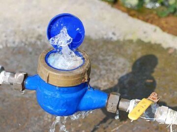 شهروندان زنجانی مراقب یخ زدگی کنتورهای آب باشند شهروندان زنجانی مراقب یخ زدگی کنتورهای آب باشند