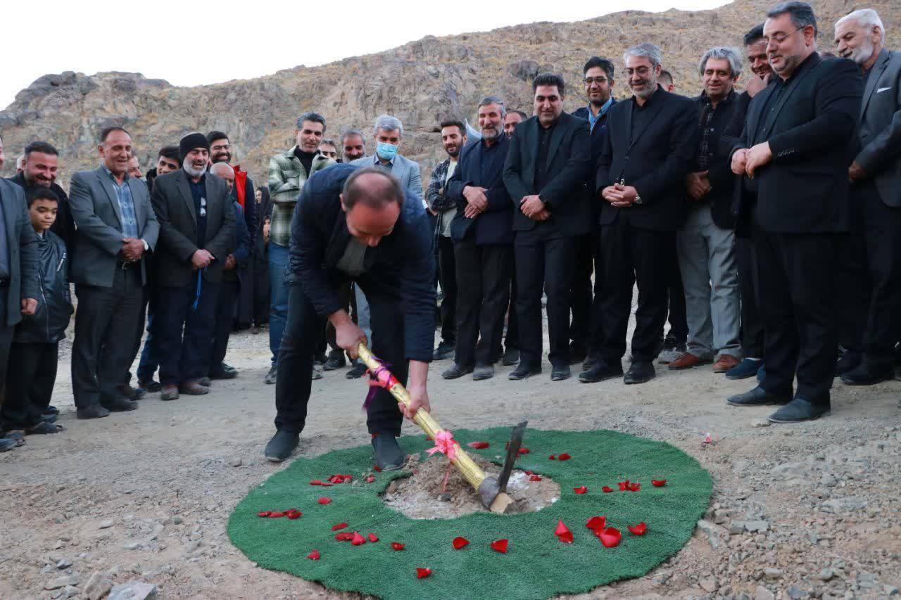 آغاز ساخت مدرسه خیرساز در روستای نشلج کاشان